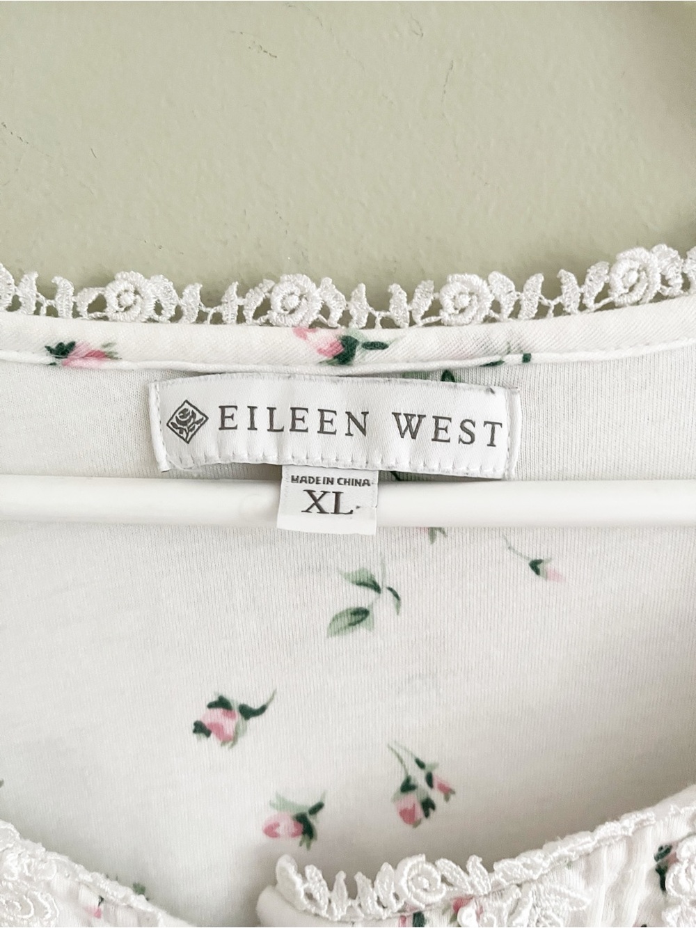 Eileen West long rosebud print cap sleeve nightgown - Picture 5 of 14